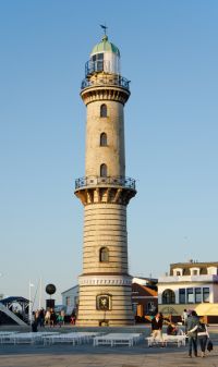 Leuchtturm in Warnemünde  (Bild: Wikimedia Commons)