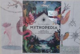 Platz 2 der Ausstellung: Mythopedia-Buchcover aus der Warnowschule (Bild: Junges Literaturhaus Rostock)