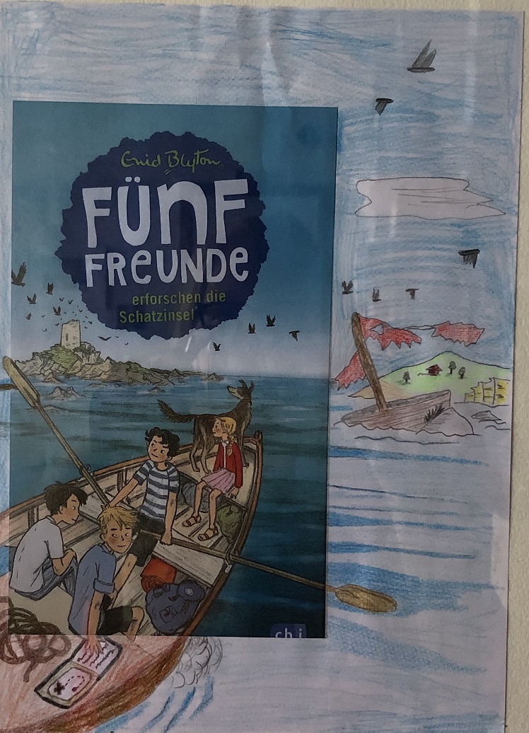 Platz 1 der Ausstellung: Fünf-Freunde-Buchcover aus der Jenaplanschule (Bild: Junges Literaturhaus Rostock)